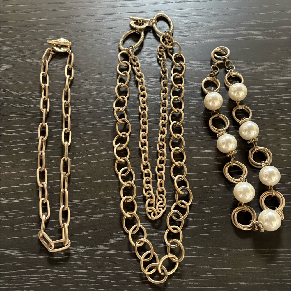 Gold and Pearl Necklace Set